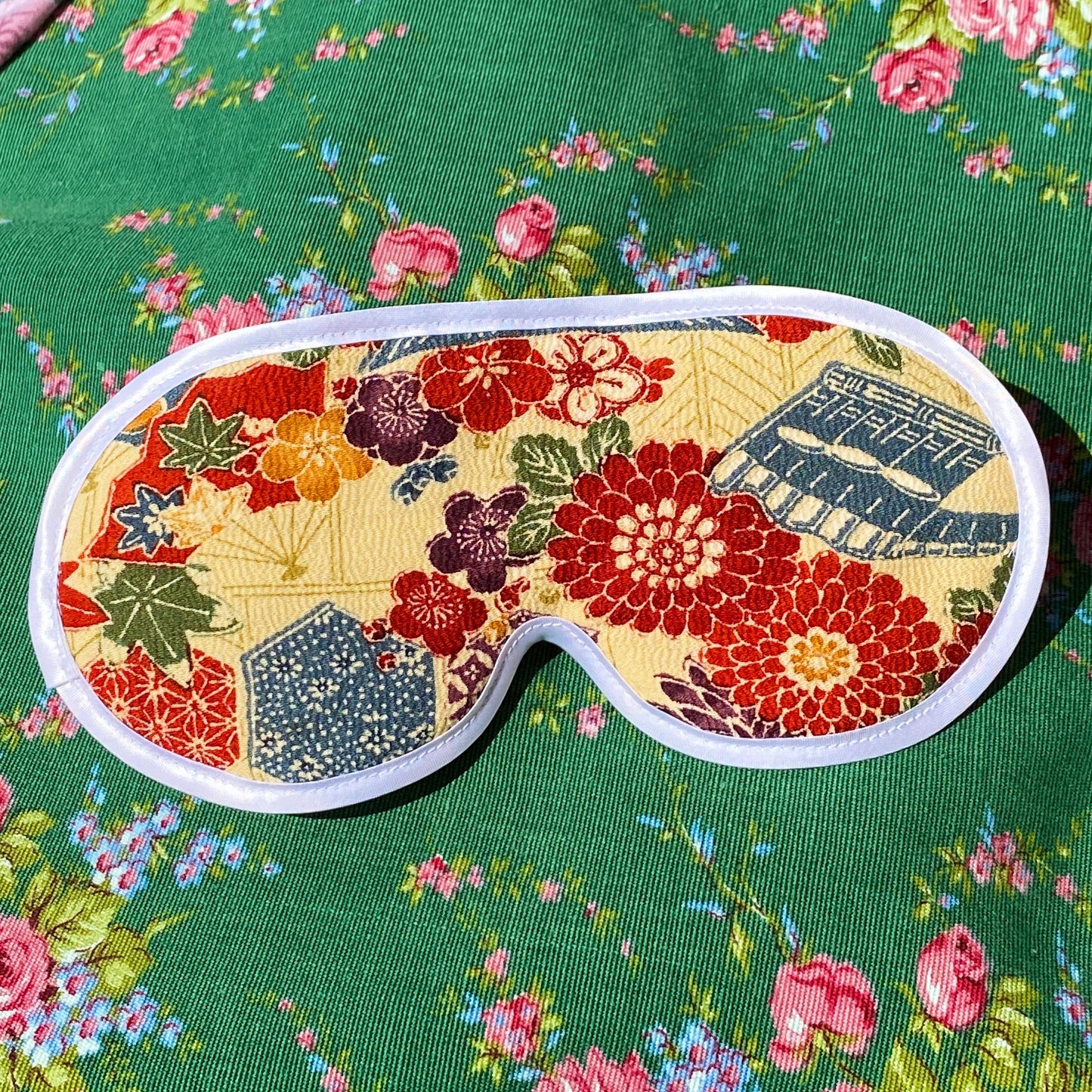 Eye mask