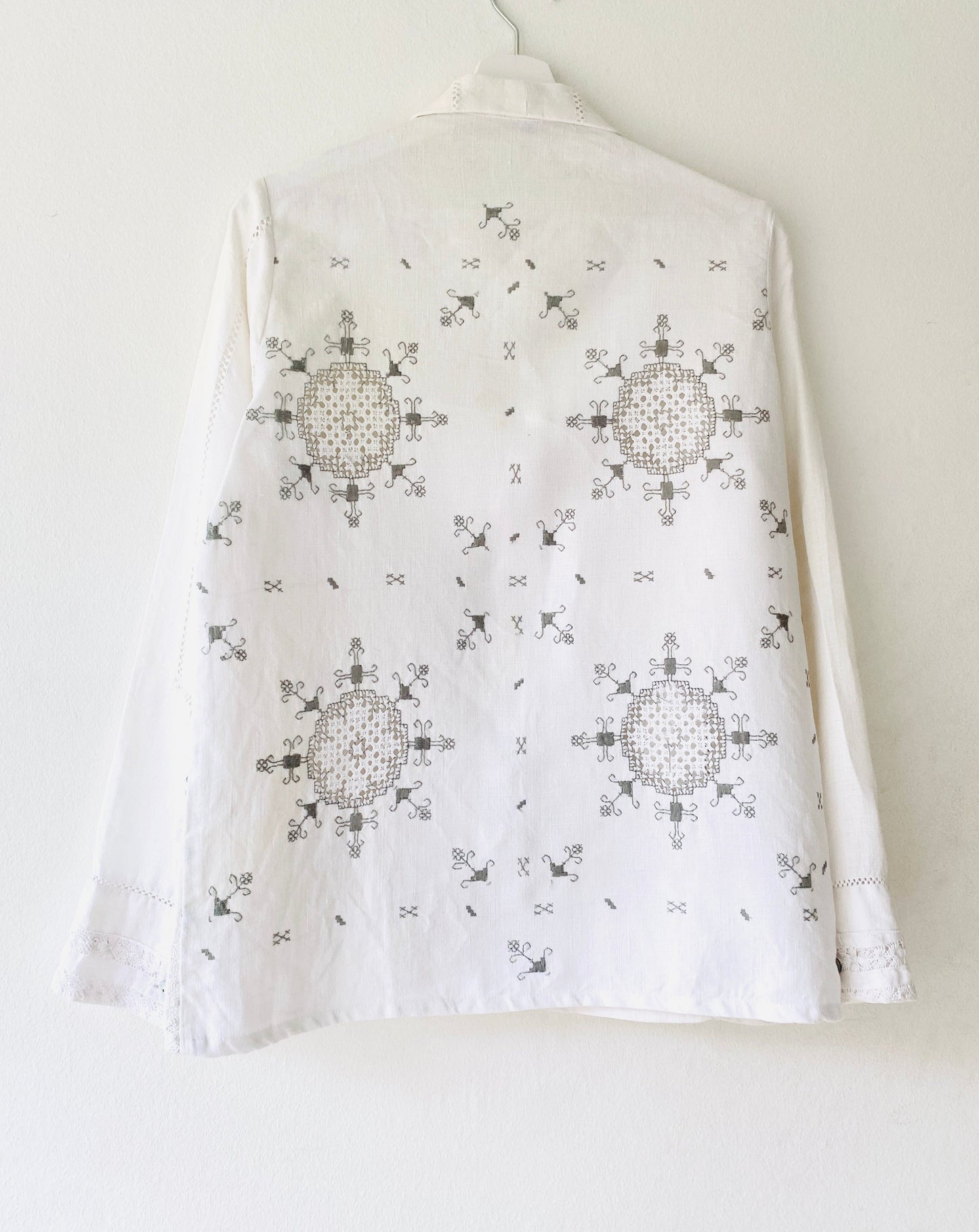 Petit pays hand embroidered jacket