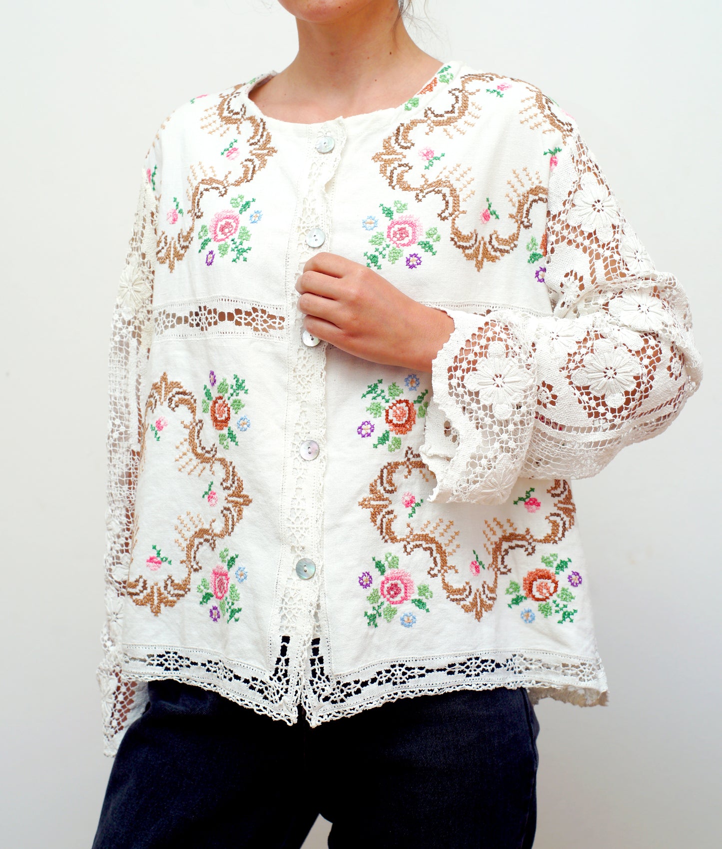 La collectionneuse embroidered blouse